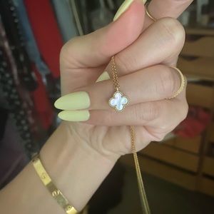 Van cleef sweet alhambra pendant